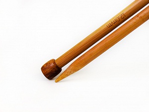 12 mm (US 17) A set of 2 bamboo knitting needles. Length: 35 cm (14&). Size: 12 mm (US 17) Brand SKC, Yarn Thickness Other, acs-182