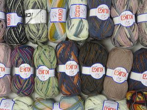Sock Yarns In this list; you see most recent 50 mixed lots. <br> To see all <a href=&/mixed_lots/o/4#list&>CLICK HERE</a> (Old ones have much better deals)<hr> Vezelgehalte 75% superwash wol, 25% Polyamide, Brand Ice Yarns, fnt2-77013