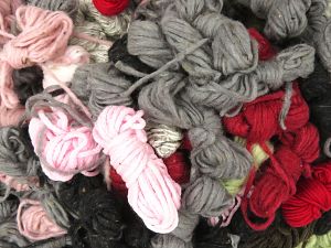 Leftover Yarns In this list; you see most recent 50 mixed lots. <br> To see all <a href=&/mixed_lots/o/4#list&>CLICK HERE</a> (Old ones have much better deals)<hr> Composition 88% Acrylique, 8% Polyamide, 4% Viscose, Brand Ice Yarns, fnt2-78440